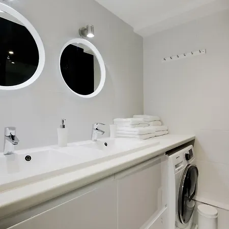 Naeva Feng Shui * ستراسبورغ